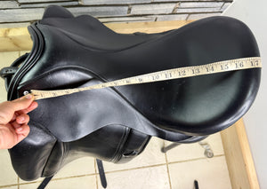 17 1/2” Medium Heritage Yin-Yang Dressage Saddle - Black