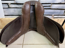 Load image into Gallery viewer, 15” XW English Hoop Tree WH Pony  Show Saddle - Brown
