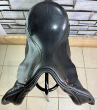 Load image into Gallery viewer, 18” MW Albion K2 GP Saddle - Black -Big Blocks- Mega Comfy