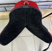 Load image into Gallery viewer, 15” Zain Tack Treeless Pony Saddle - Red/Black