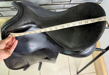 Load image into Gallery viewer, 17” Wide Farrington Kentucky Dressage Saddle - Black