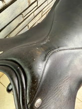 Load image into Gallery viewer, 18” MW Ryder WH/VSD Saddle - Brown