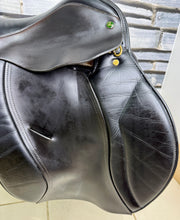 Load image into Gallery viewer, 17 1/2” MW Ideal 1550 GPD/VSD Saddle - Black