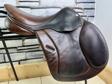 Load image into Gallery viewer, 17” MW Patrick Saddlery Jump Saddle - Brown