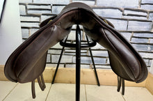Load image into Gallery viewer, 15” XW Changeable Gullet Wintec Pony GP Saddle - Brown - Flocked