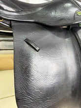 Load image into Gallery viewer, 17” MW Oakfield Saddlery GP Saddle - Black