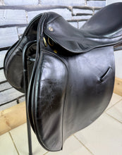 Load image into Gallery viewer, 17” Narrow Farrington Event GP Saddle - Black