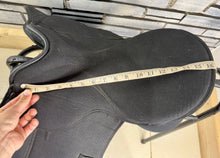 Load image into Gallery viewer, 16 1/2” MW Synthetic Lightwieght GP Saddle - Black