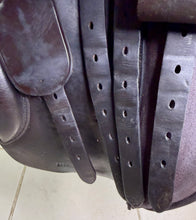 Load image into Gallery viewer, 17 1/2” XW Kruger WH/VSD Working Hunter Cob Saddle -Brown- Extra Wide 4xStraps