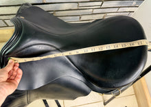 Load image into Gallery viewer, 18” Wide Ideal Jessica Dressage/Enduro Saddle - Black