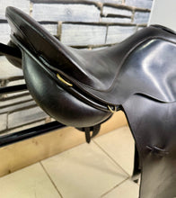 Load image into Gallery viewer, 18” NM Albion Legend GP/Jump Saddle - Brown - TB/ROR/Hunt - Narrow-Medium
