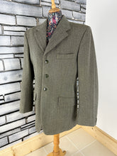 Load image into Gallery viewer, Gents Mears Pytchley Keepers Tweed Hunt Coat/Jacket - Size 40