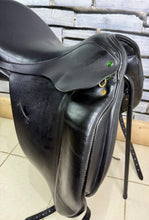 Load image into Gallery viewer, 18” MW Ideal Suzannah Printed Leather Dressage Saddle -Black