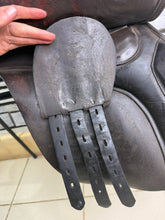 Load image into Gallery viewer, 16 1/2” XW/Changeable Gullet Shires Optimus Leather GP Saddle - Brown