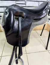 Load image into Gallery viewer, 17 1/2” Wide Orthoflex Panel Saddle - Black