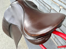 Load image into Gallery viewer, 16” Wide Barnsby WH Saddle - Brown