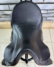 Load image into Gallery viewer, 17 1/2” MW Farrington Kentucky Dressage Saddle - Brown