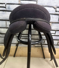 Load image into Gallery viewer, 16” Hi-Lite Elite Pony Dressage Saddle - Black