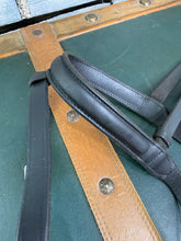 Load image into Gallery viewer, Sabre Flash Cavesson Noseband - Black - Cob - Traditional English Leather