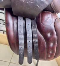 Load image into Gallery viewer, 18” Medium Zaldi Jupiter GP/Jump Saddle - Brown