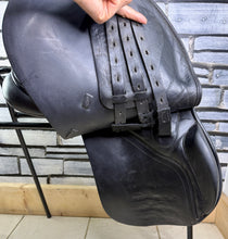 Load image into Gallery viewer, 18” MW Albion K2 GP Saddle - Black -Big Blocks- Mega Comfy