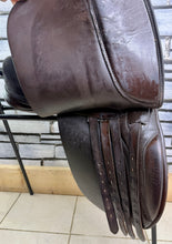 Load image into Gallery viewer, 18” Wide-XW Ideal VSD/WH H&amp;C Saddle -Brown- Suede Seat