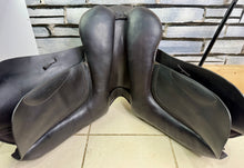 Load image into Gallery viewer, 17 1/2” XW Kruger WH/VSD Working Hunter Cob Saddle -Brown- Extra Wide 4xStraps