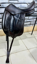 Load image into Gallery viewer, 17 1/2” MW Voltaire Adelaide Monoflap Dressage Saddle - Brown