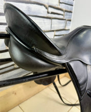 Load image into Gallery viewer, 17” MW Kieffer Wien DL Professional Dressage Saddle - Black