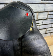 Load image into Gallery viewer, 17” Medium Albion Style Dressage Saddle - Black