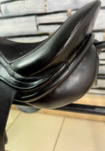 Load image into Gallery viewer, 17” MW Oakfield Saddlery GP Saddle - Black