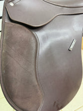Load image into Gallery viewer, 17” MW/Changeable Gullet Wintec 500 VSD GP Saddle - Brown - Cair