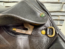 Load image into Gallery viewer, 17-17 1/2” MW Henri De Rivel Jump Saddle - Black