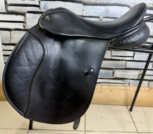 Load image into Gallery viewer, 17” XXW Hoop Tree Manor Cob GP Saddle - Black - Extra Wide - 4 Straps