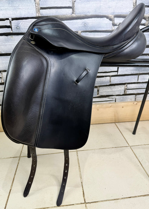17” Medium/MW Barnsby Dressage Saddle - Black