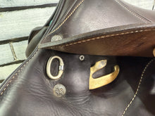 Load image into Gallery viewer, 18 1/2” MW Voltaire Stutgartt Double Flap Jump Saddle - Brown