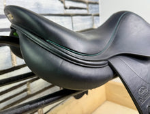 Load image into Gallery viewer, 17 1/2” MW Devoucoux Socca Jump Saddle - Black