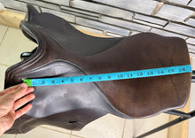 Load image into Gallery viewer, 17” MW Kieffer N. Koof FL Jump Saddle - Brown