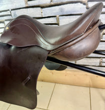 Load image into Gallery viewer, 17 1/2” Wide Barnsby GP Saddle - Brown