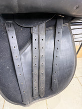 Load image into Gallery viewer, 17 1/2” XXW Thorowgood Griffin Cob GP Saddle - Black - Extra Wide - Flat Tree - 4 Straps