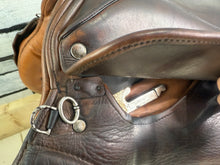 Load image into Gallery viewer, 17 1/2” MW English Jump Saddle - Brown/Tan