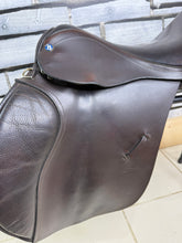 Load image into Gallery viewer, 17 1/2” Wide Barnsby GP Saddle - Brown