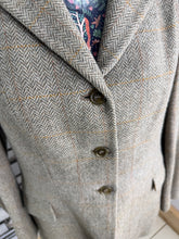 Load image into Gallery viewer, Swaine Adney Brigg Ladies Tweed Jacket - Size 36 - Brown Wool Tweed - Hunter/Hacking/Showing M&amp;M