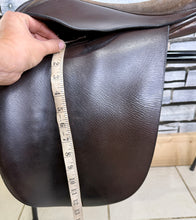 Load image into Gallery viewer, 16” XW Jeffries Close Contact Show/WH Saddle - Brown - Extra Wide