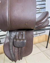 Load image into Gallery viewer, 17 1/2” MW Ideal VSD Saddle - Brown