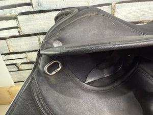 17 1/2” XW Thorowgood Griffin Standard GP Saddle - Black