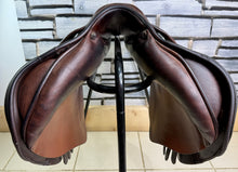 Load image into Gallery viewer, 17” Medium Prestige Arezzo Jump Saddle - Brown