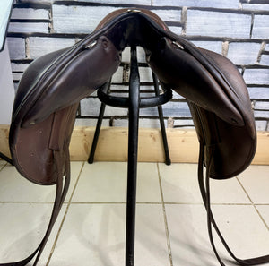 16 1/2” MW Childeric CFSC Monoflap Jump Saddle - Brown