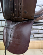 Load image into Gallery viewer, 15” XW English Hoop Tree WH Pony  Show Saddle - Brown