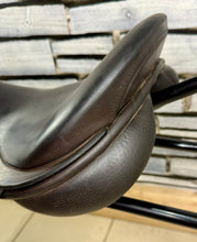 Load image into Gallery viewer, 17” MW Farrington/Derby House GP Saddle - Brown